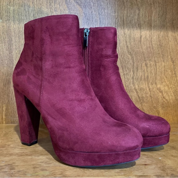 Maroon/dark red suede ankle booties by Bamboo - Picture 2 of 6
